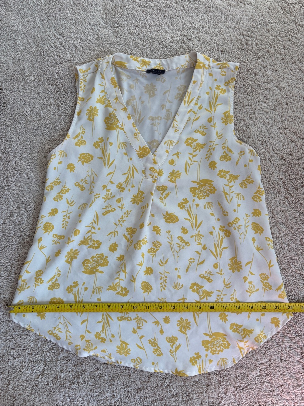 Ann Taylor S White Sleeveless V-Neck Camisole with Yellow Floral Print - Picture 6 of 7